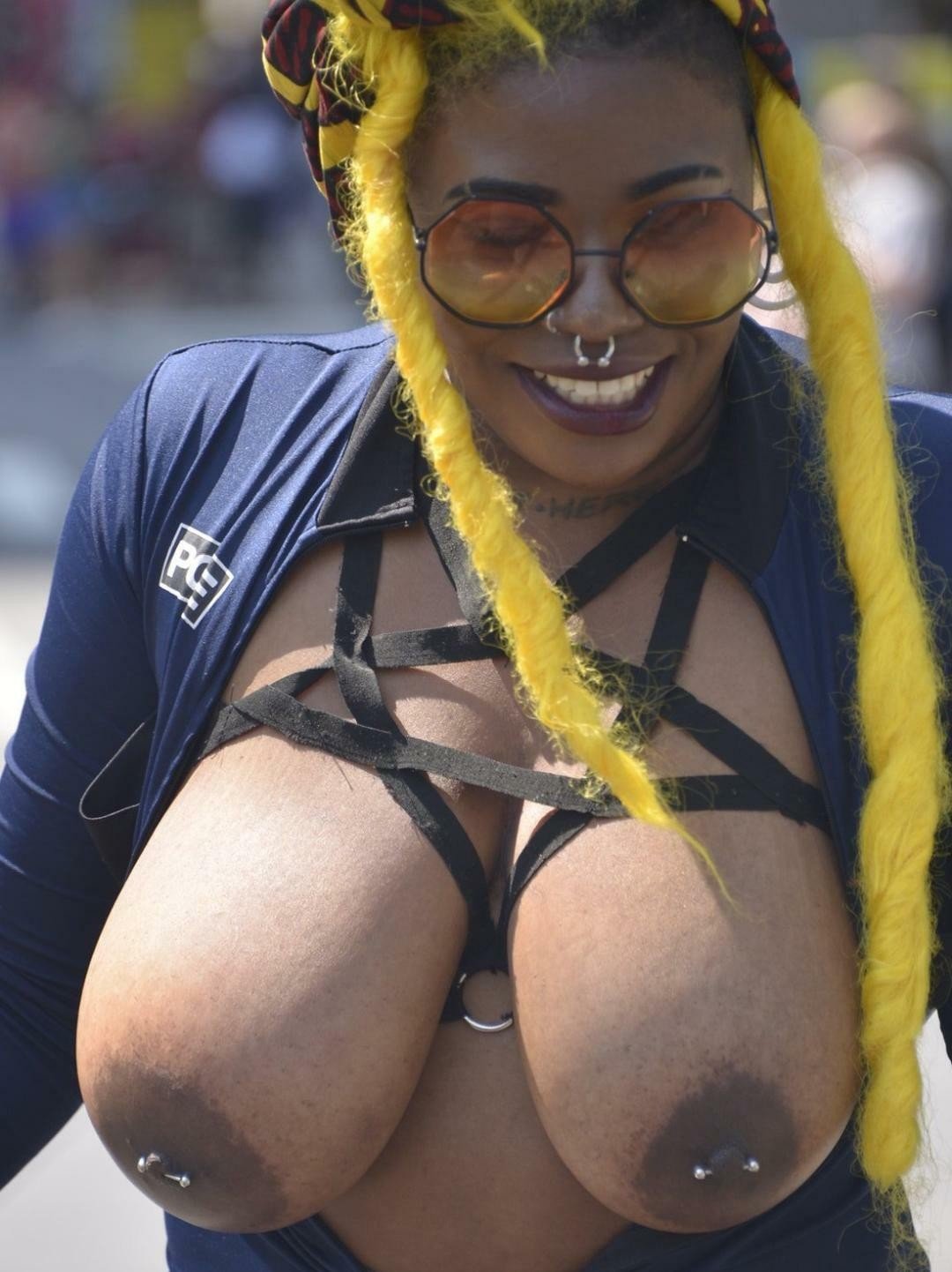topless cunts in public 6 #r4WkJDNv