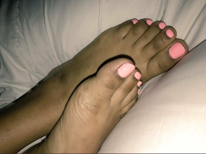 My Retired Foot Model Ex GF Still Sends Me Feet Vids #7HS5r239