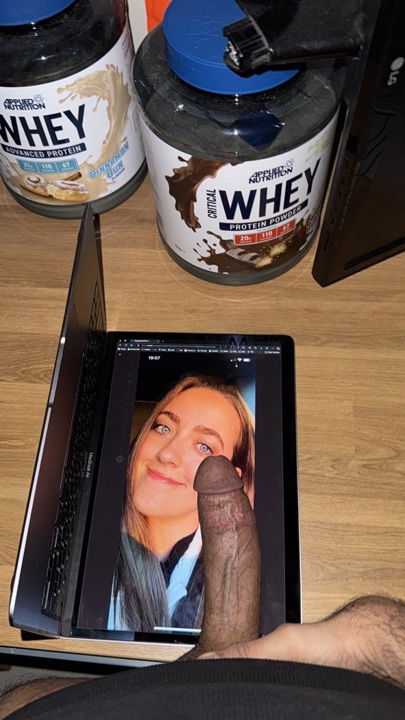 More tributes for my girlfriend #Dmi1L3F1