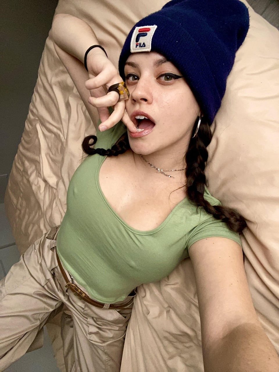 TikTok slut showing off #Ev7v6Vrp