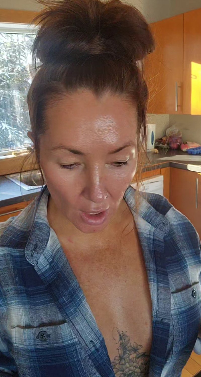 Everyday MILFS / GILFs next door #83dqVjWv