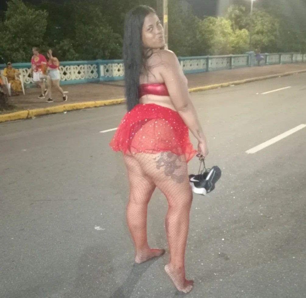 A grandona essa é gostosa e safada #AAl2ygok
