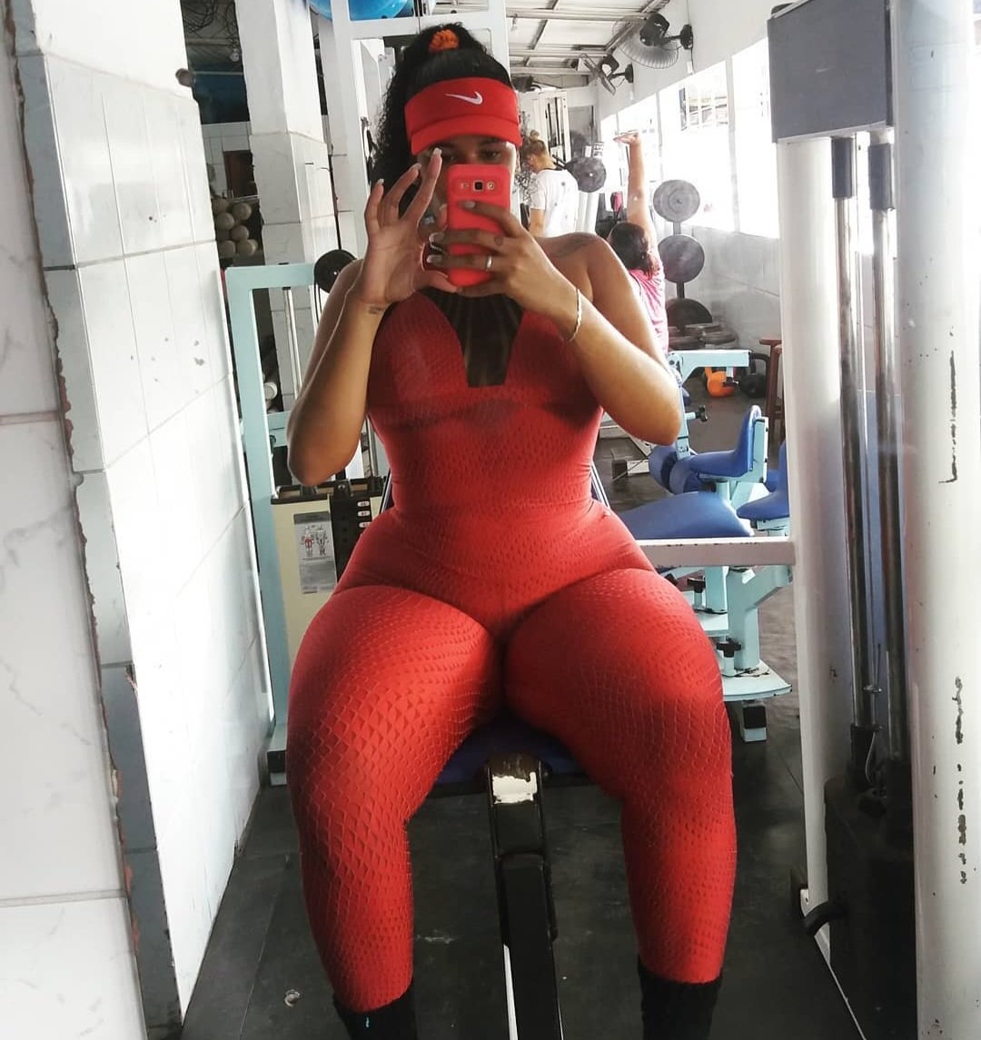 A grandona essa é gostosa e safada #FuONPeSs