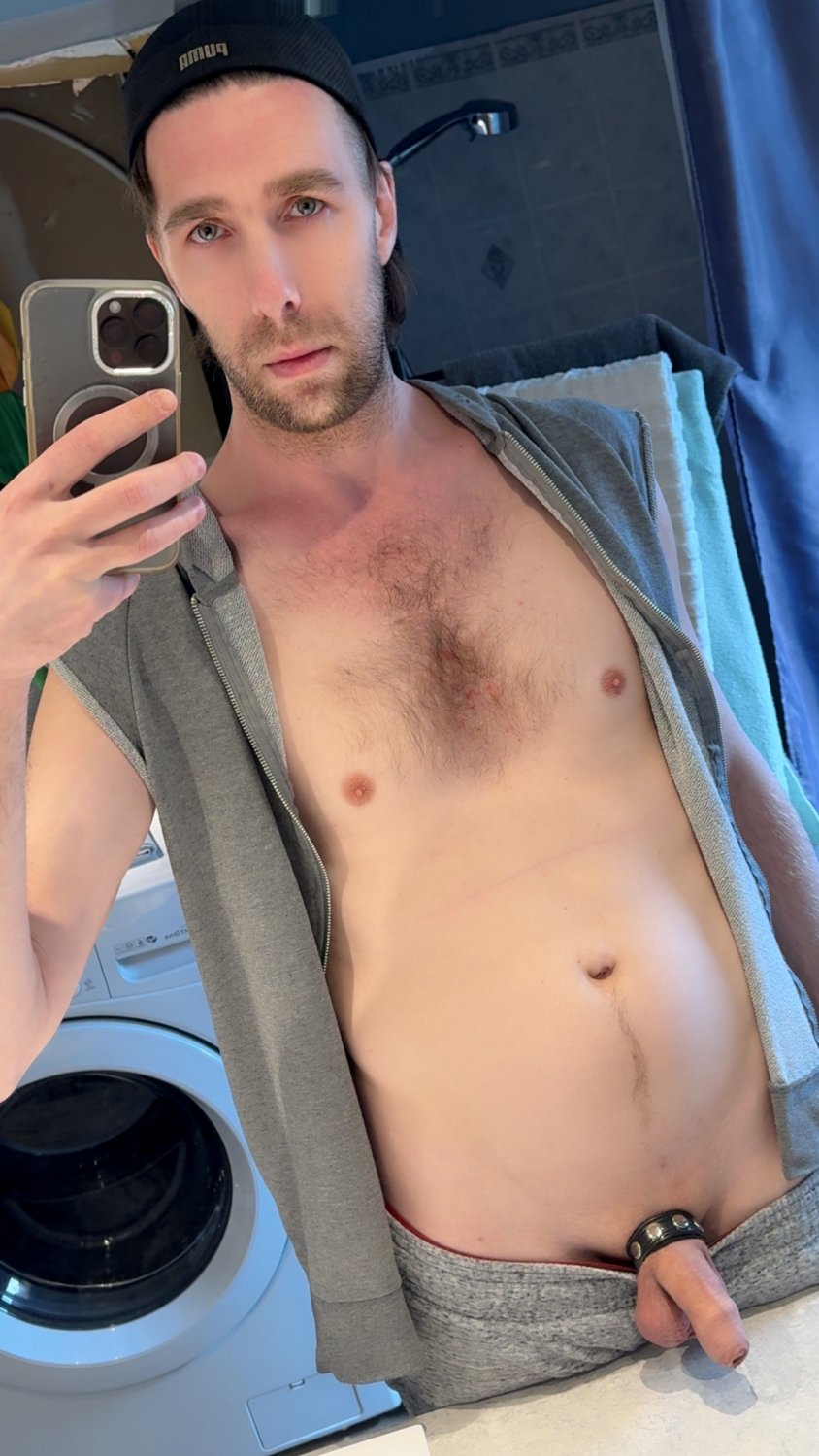 Bath and shaved a bit for new cage coming in . Ill need chastity for a long time to avoid touching! #hb7r9I52