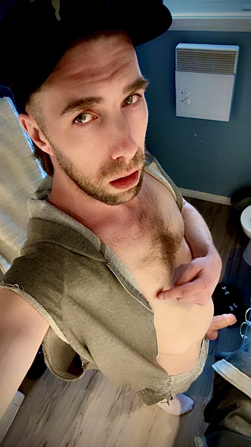 Bath and shaved a bit for new cage coming in . Ill need chastity for a long time to avoid touching! #tbt5KbBj
