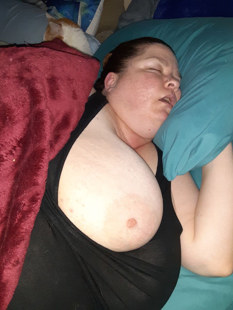 50 year old April #DdbhV7wu