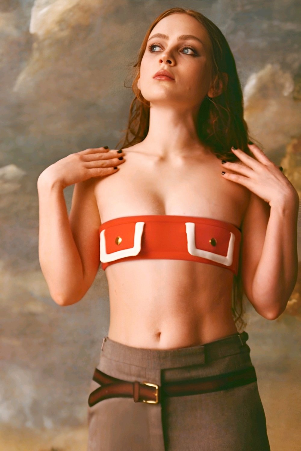 Using Sadie Sink amazing abs as my cumrag #REACqHK3