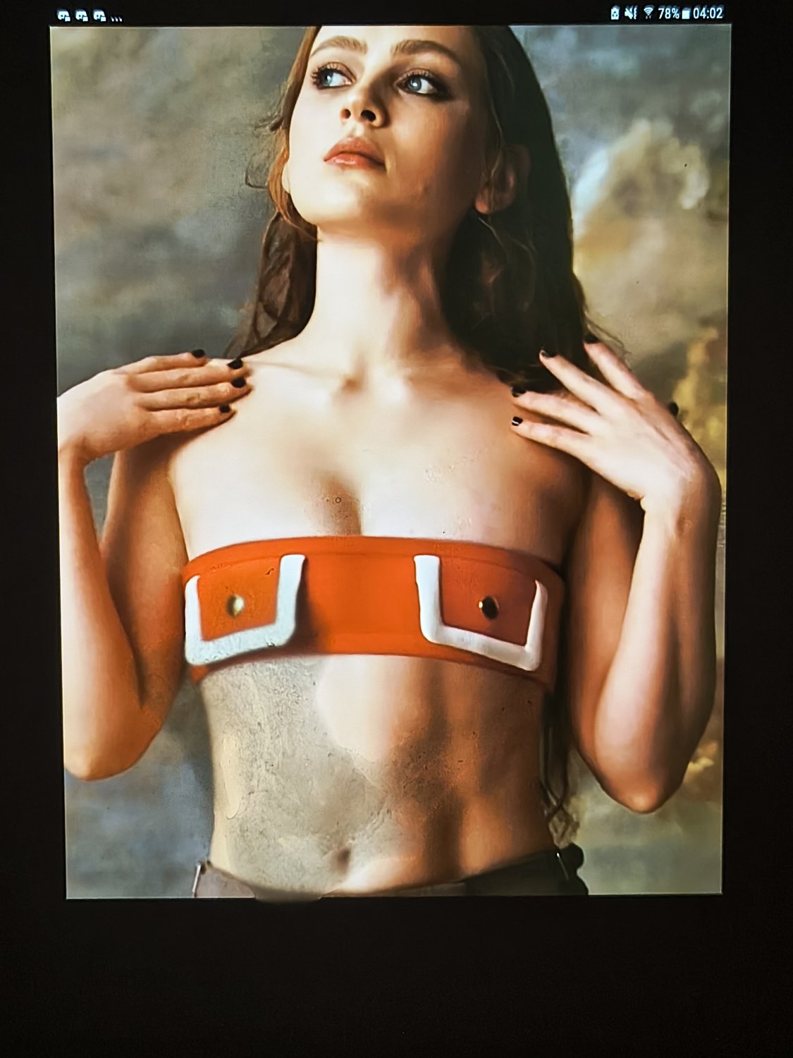 Using Sadie Sink amazing abs as my cumrag #fCtF81Rf