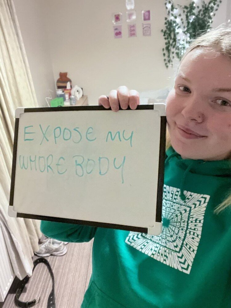 Stupid worthless bitch Abigail Pritchett aka TescoTits from Bradford, UK exposed hard ! ππ€£ #Bj6qapwB