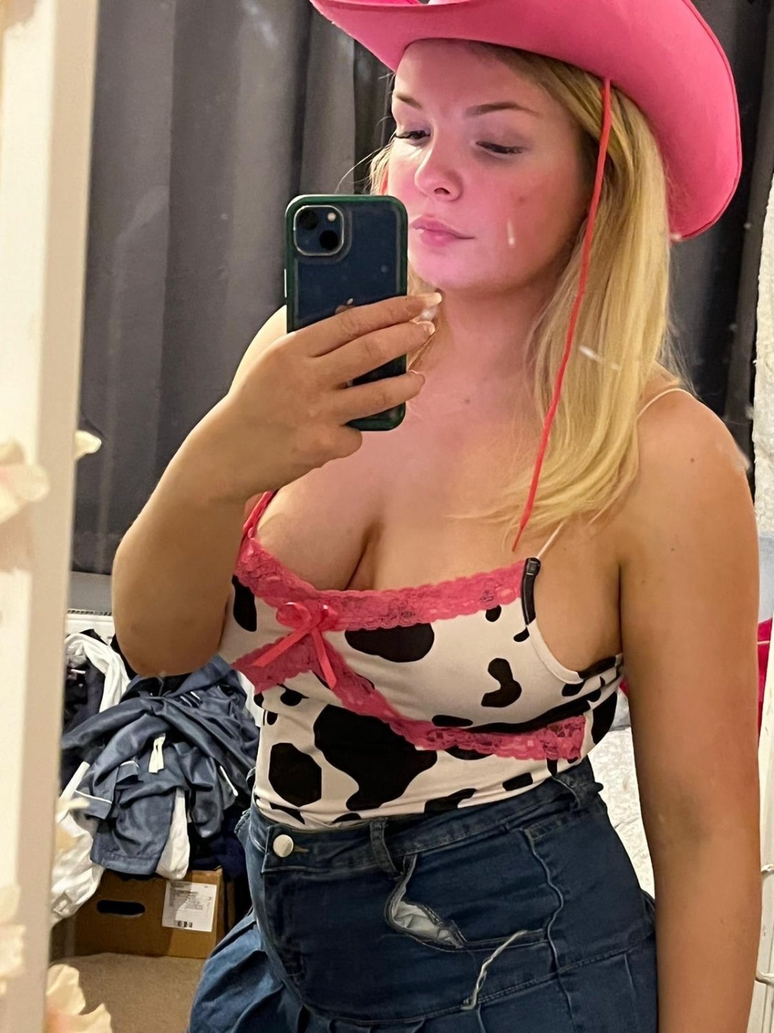 Stupid worthless bitch Abigail Pritchett aka TescoTits from Bradford, UK exposed hard ! ππ€£ #oEHkOkYl