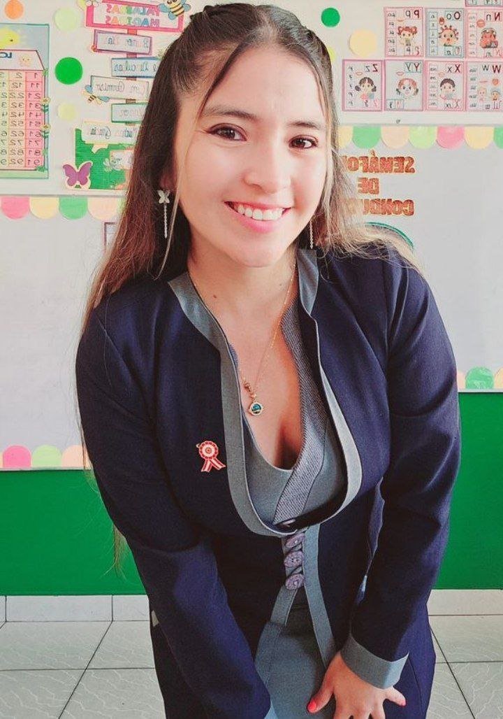 Profesora kinder siendo puta. #nsPcweMw