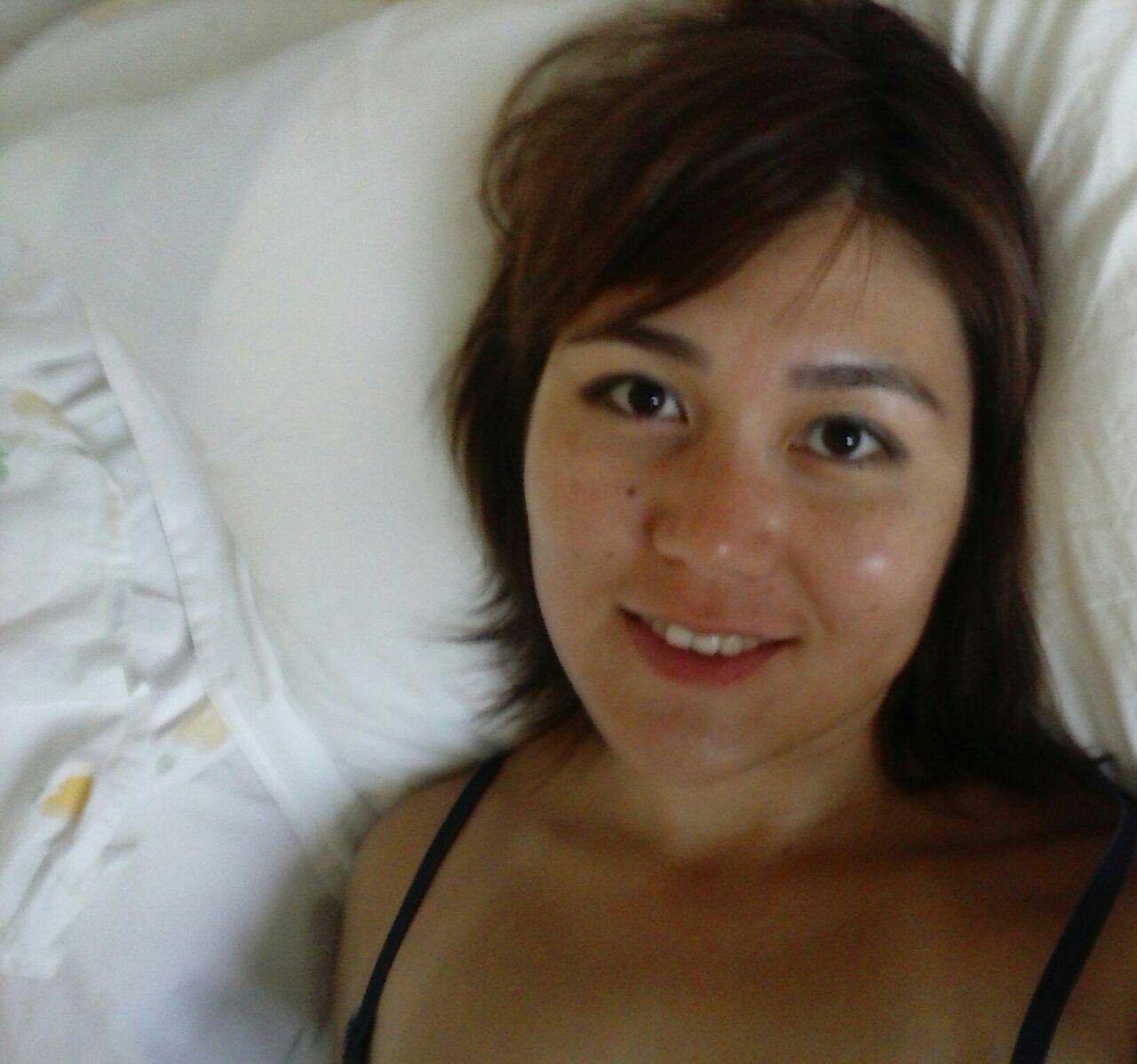 Kazakh girl Anel #10 Selfies on the bed #udohA8Wz