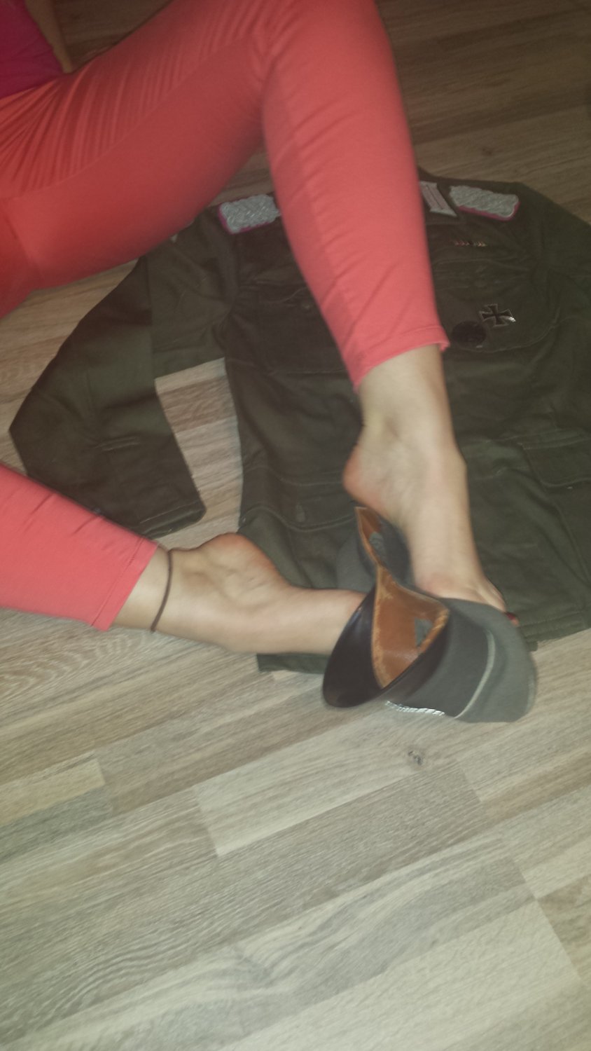 army hat and feet #17Rb2bpI