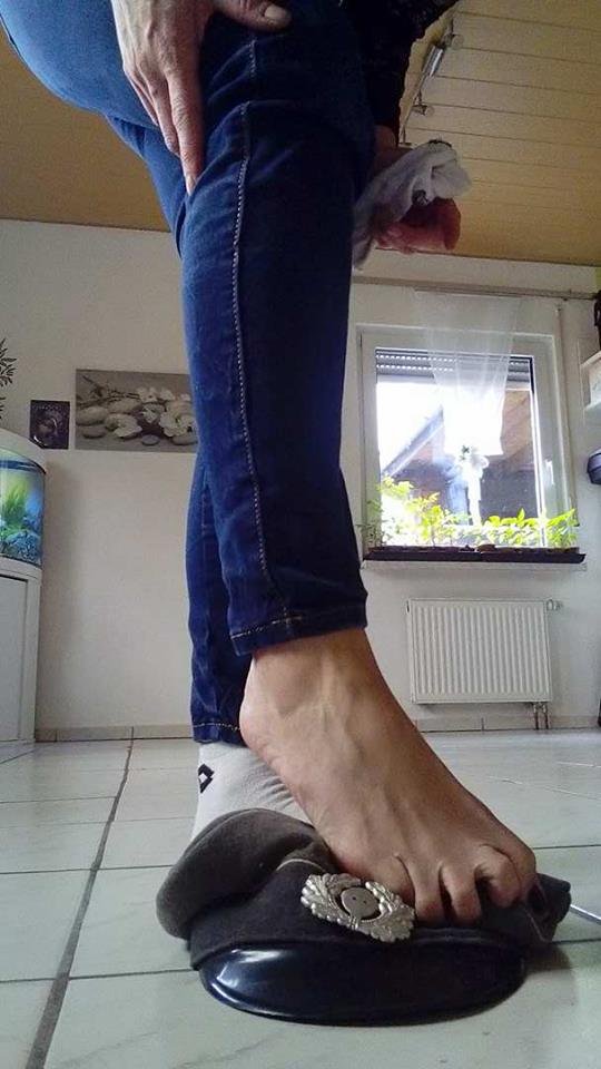 army hat and feet #oIRQXZ2g